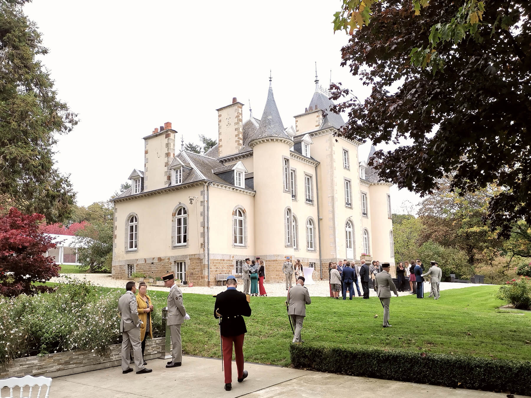 Sonorisation d'un vin d'honneur dans un château pour une réception de mariage 